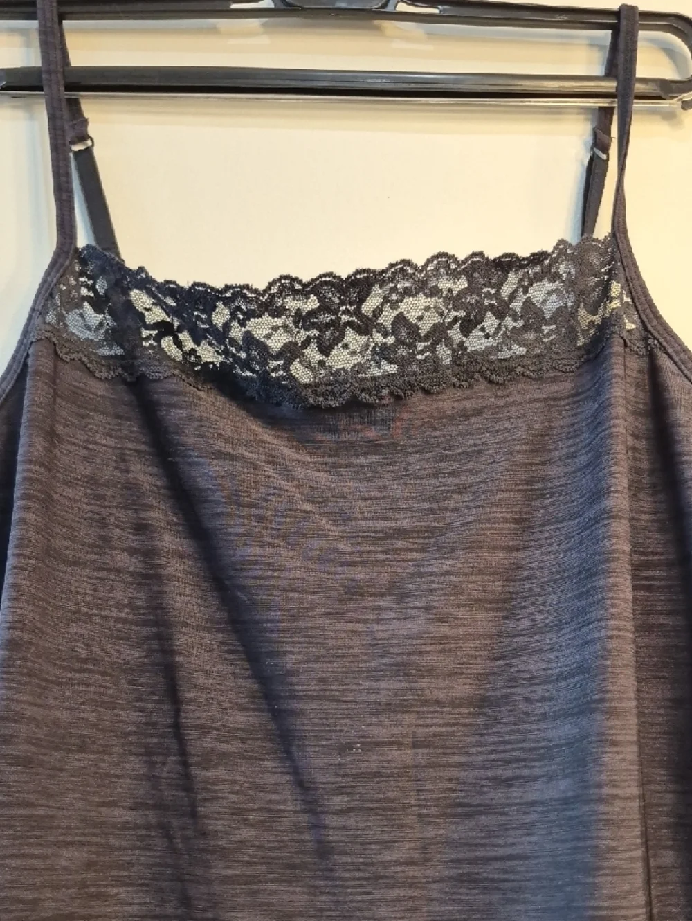 🌟 4 For $ 15 🌟 Vanity Fair Charcoal Lace-Trim Camisole - Picture 2 of 5